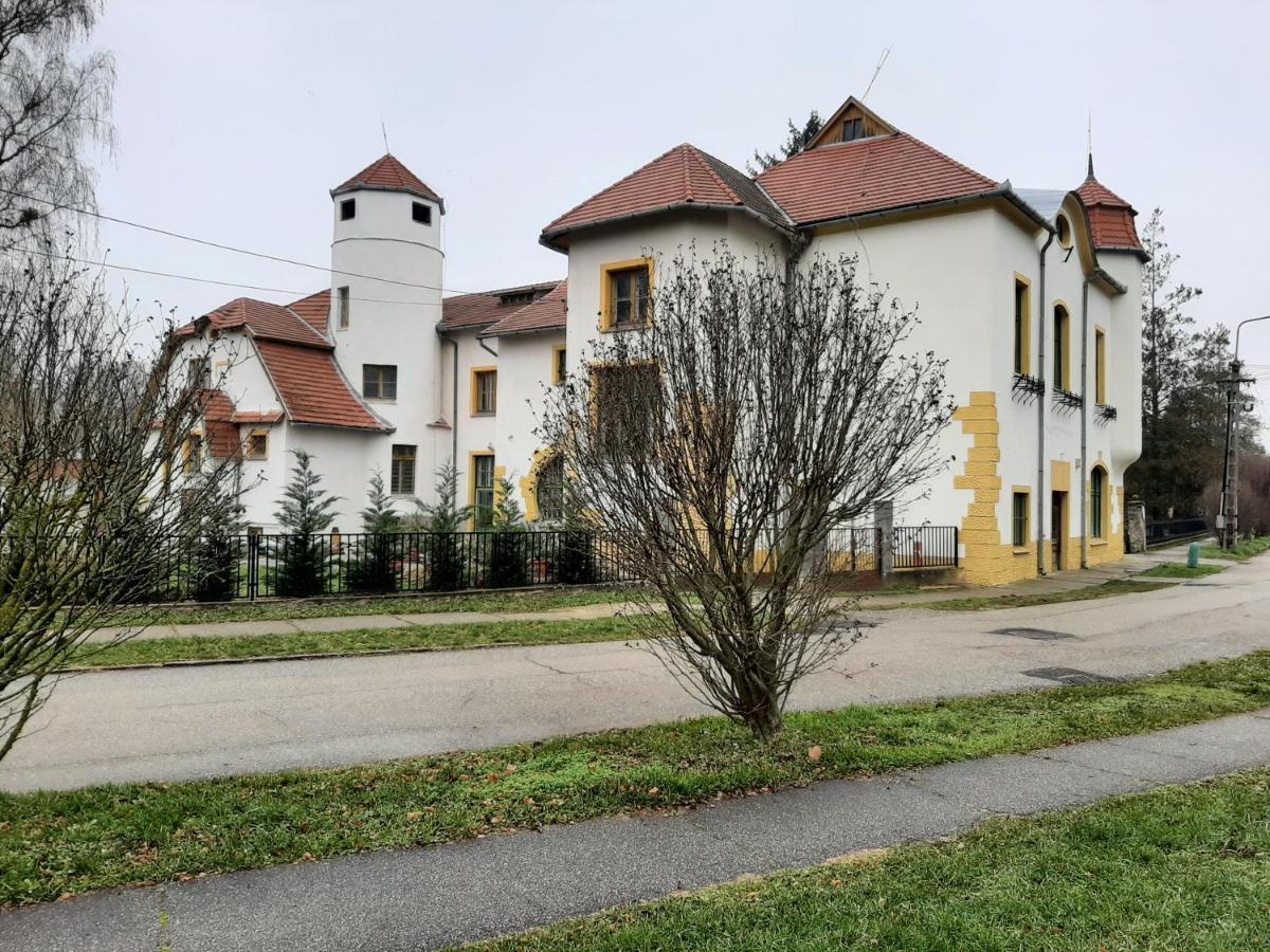 Meller-Kastely Villa Csurgo Exterior foto